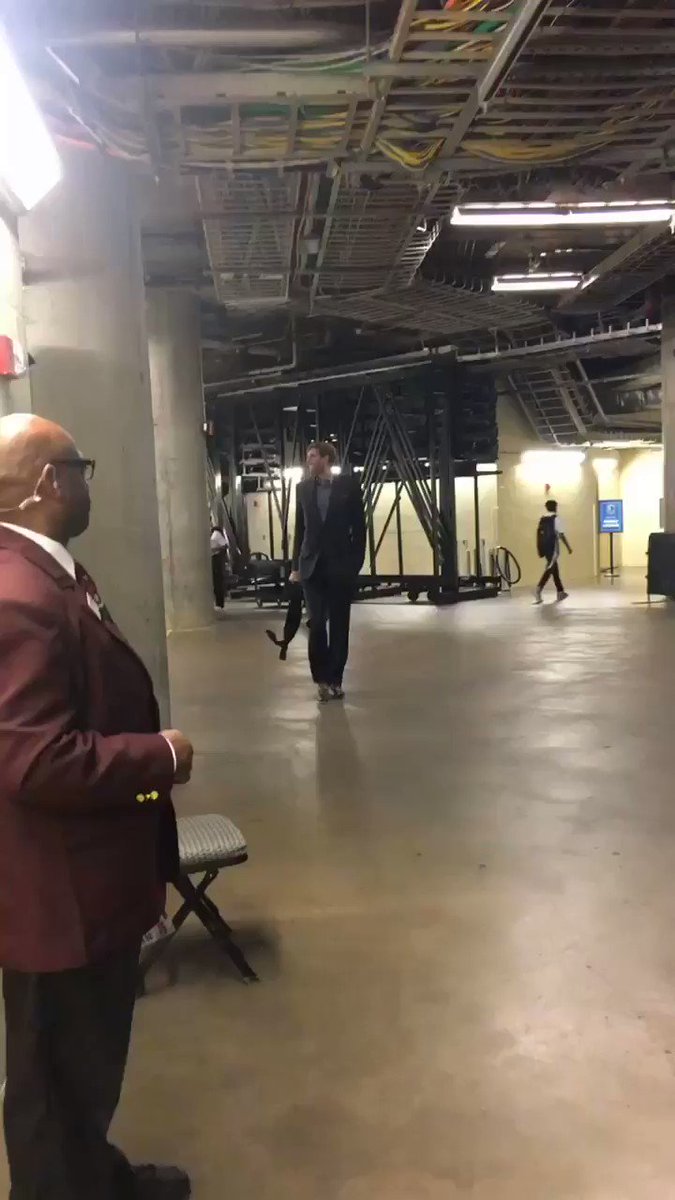 Dapper Dirk helping the @MavsDancers count their routine! 😂😂 https://t.co/LjoYOMjesH