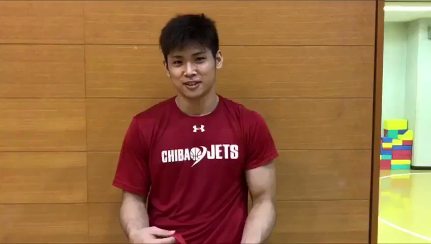千葉ジェッツふなばし Paint It Jets 明日のhgでは約4000個のジェット風船 を配布してハーフタイムに皆で飛ばします ちょっとコツが要る為 原修太 選手にお手本を見せて貰いましたのでぜひ参考に そして相手は連勝で勢いに乗る北海道 ぜひ皆さんの