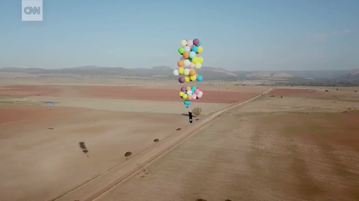 This man used party balloons filled with helium to fly 15 miles over