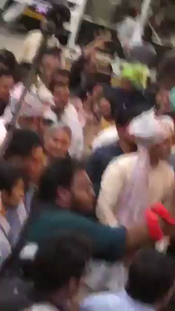 14 August ko Minar e Pakistan per nojwan larki k kapray phaar diye gaye...  - video Dailymotion