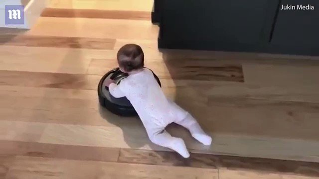 平成を忘れないbot ルンバに乗る赤ちゃん T Co Vq2fdwybnf