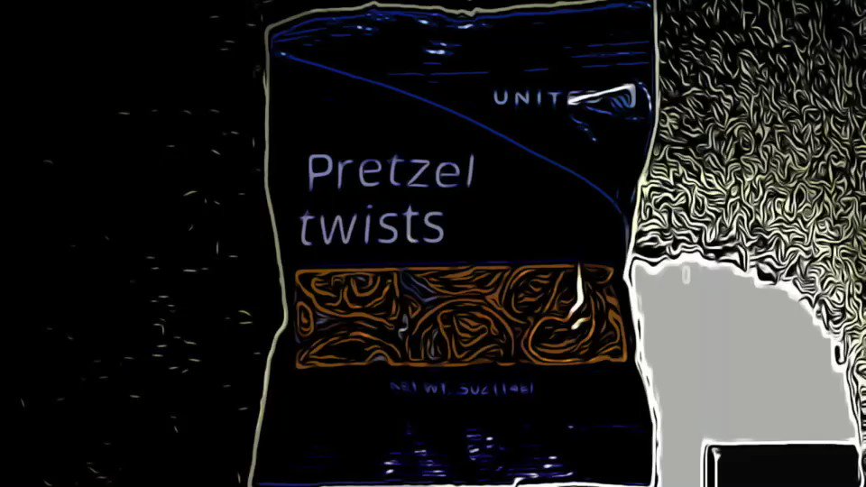 Hey @united! My tour manager really likes your pretzels. He obviously also has a lot of spare time during gigs. https://t.co/q1zarTKQvl