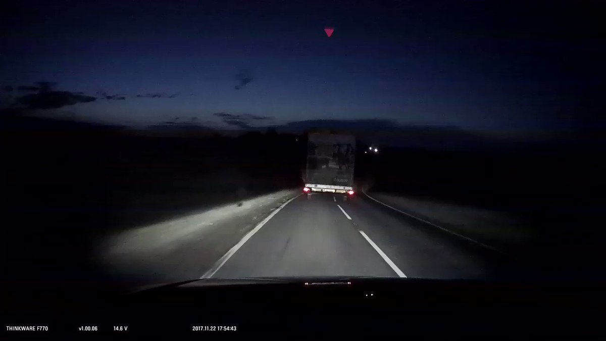 “My drive home last night was eventful #nearmiss #dashcam #windy https://t....