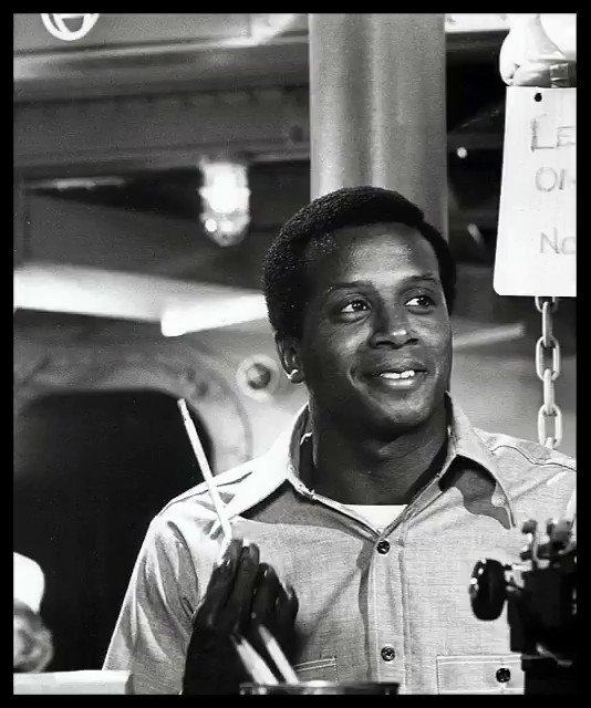 Happy Birthday to actor Damon Evans. Played the 2nd Lionel Jefferson on He is 68 today.   