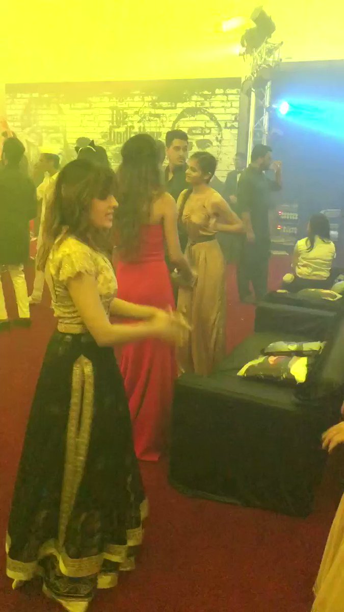 14 Reasons Shirley Setia Is Everyones Favourite Girl On The Internet namorada 675x1200 imagen 14 Reasons Shirley Setia Is Everyones Favourite Girl On The Internet