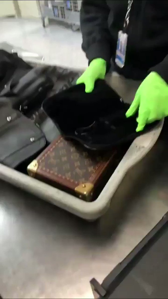 AAGHAHAGDGDHDHJVFD!!!