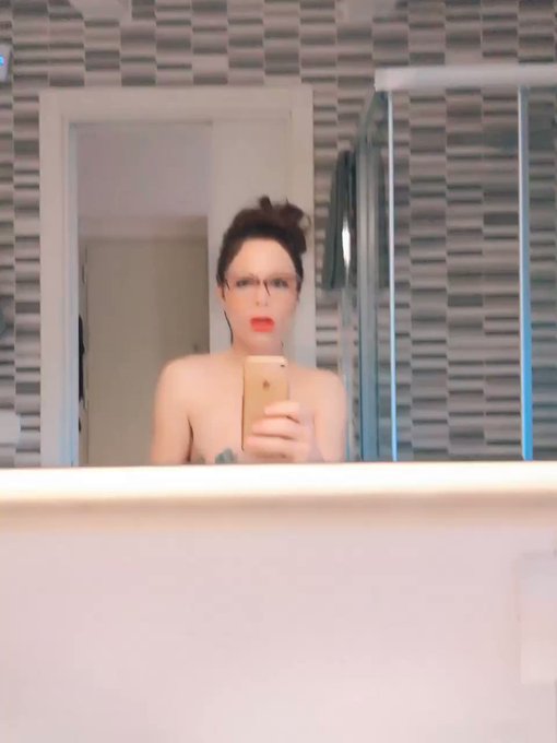 c&rsquo;avete rotto er cazzo @Agenzia_Ansa https://t.co/liFeKRJoGA<a class="tags" target="_blank" title="On Twitter" href="/?out=eyJ0eXAiOiJKV1QiLCJhbGciOiJIUzUxMiJ9.eyJpYXQiOjE3MzA5NDY1NjIsImlzcyI6InR3cG9ybnN0YXJzLmNvbSIsIm5iZiI6MTczMDk0NjU2MiwiZXhwIjoxNzYyNDgyNTYyLCJyZWRpcmVjdF91cmwiOiJodHRwczovL3R3aXR0ZXIuY29tL0FnZW56aWFfQW5zYSJ9.1AfL1E1ghj90SaBrU11Y2nwCuEmL0FQkxTogM0ywYL0zBKymAe8INNNuCNejzV0gzgsozddkR-H1ATRmw1xcJQ">@Agenzia_Ansa</a>