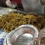 そんなに盛る？オモウマイファストフード店。