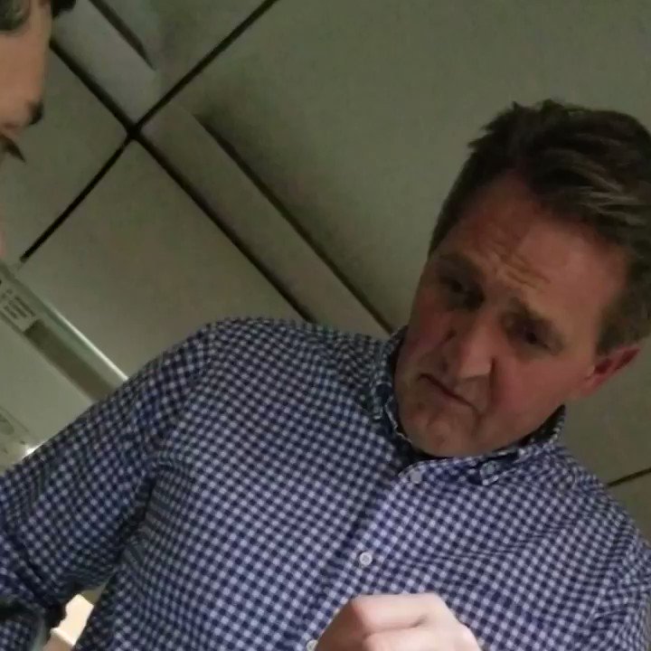"My life depends on it. I need you to make your vote match your principles, Senator." A man who says he was recently diagnosed with ALS debates the GOP tax bill with Senator Jeff Flake on a plane http://cnn.it/2BXAhR5