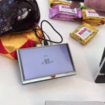 木魚を叩くと般若心経が表示される「デジタル木魚」。アルバイト僧侶も安心です。