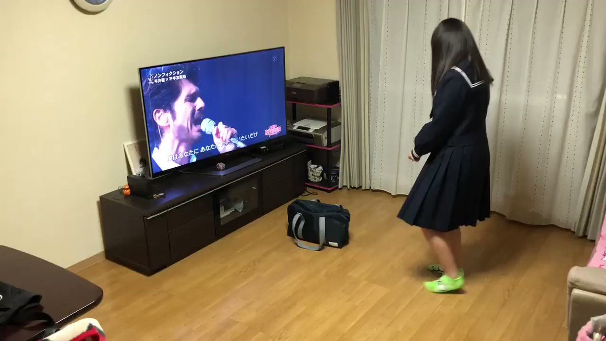 まさにノンフィクションww受験中のお嬢さんの完璧なダンスにご注目ww