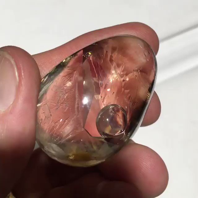数万個に１個の「レアな水晶」クオーツwww不老不死の水？！