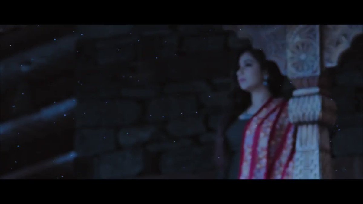 #TereBinaByShreyaGhoshal is out now.
Watch the full song http://bit.ly/TereBinaShreya
This song is very close to my heart, and is my first single to release in the year 2018.. Hope you all like it.. @DeepakPandit72 #TereBina