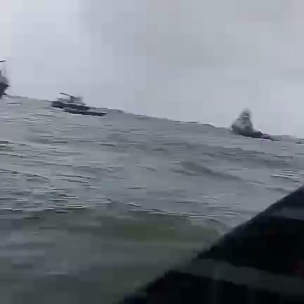 Иранский фрегат Damavand выбросило на волнолом во время шторма на Каспийском море Иранский фрегат Damavand выбросило на волнолом во время шторма на Каспийском море Damavand, Ирана, время, является, БендерЭнзели, фрегат, корабль, шторма, Каспии, боевым, самым, крупным, Оригинал, кораблем, иранского, Северного, флота, построен, напомним, Twitter