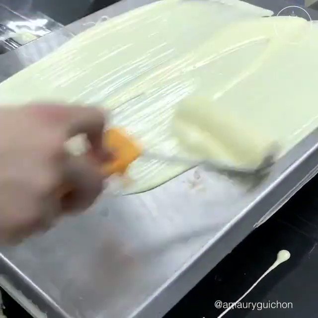 美しすぎるチョコレート！パティシエの手にかかればチョコレートもアートになる！