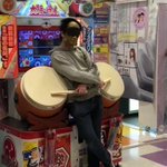 これが本当の太鼓の達人!？神がかっているバチさばき。