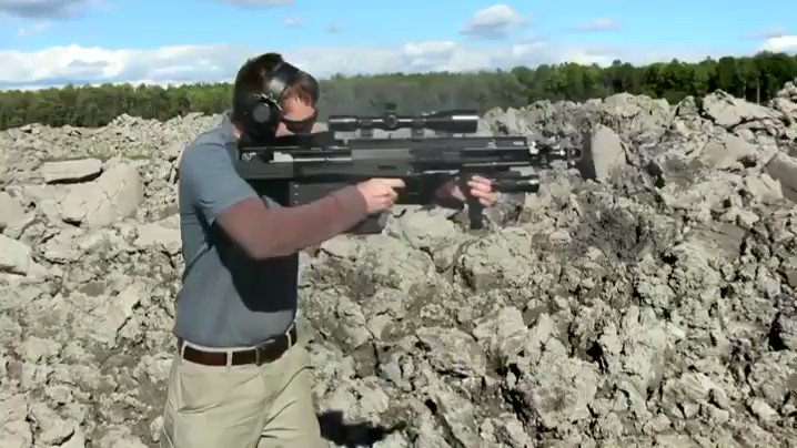 ハンガリーのリンクスgm6 12 7mmを立射で撃てるくらいの反動の軽さと ブルパップの重量バランスの良さ マンガやアニメで登場して欲しい銃ですw 歩きながら撃って建物破壊するとかw 話題の画像がわかるサイト ハンガリーのリンクスgm6 12 7mmを立射で撃てるくらいの反動の軽さと ブルパップの重量バランスの良さ マンガやアニメで登場して欲しい銃ですw 歩きながら撃って建物破壊するとかw 話題の画像がわかるサイト