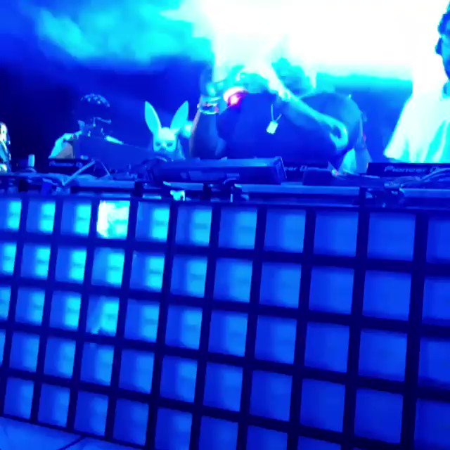 Throwback to Epizode in Vietnam last month. What a way to bring in the New Year!! https://t.co/3gLfeUZwuq