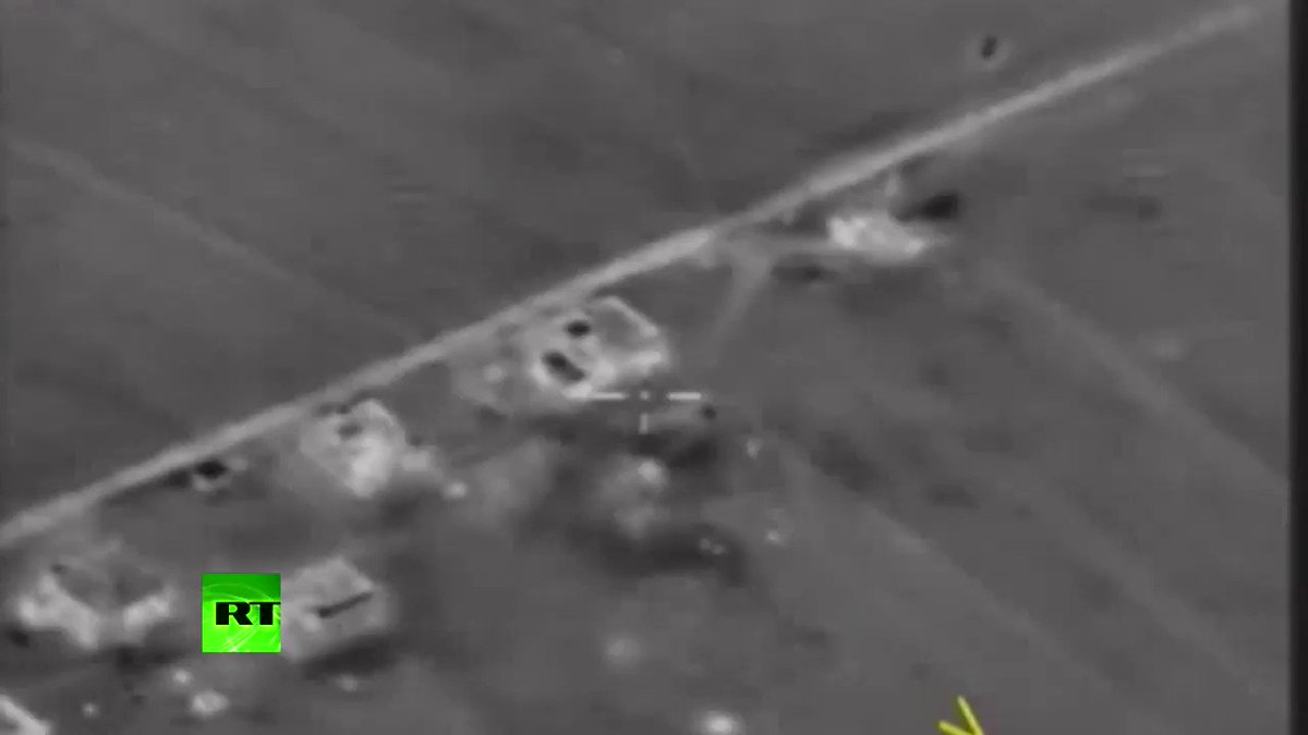 Правда что сбивают самолеты. Су-25 фото. Сбитый Су 25 в Сирии. Самолет a 10 сбивает Су 25. Штурмоаик Су 25 сбит самолёт на Луганской.
