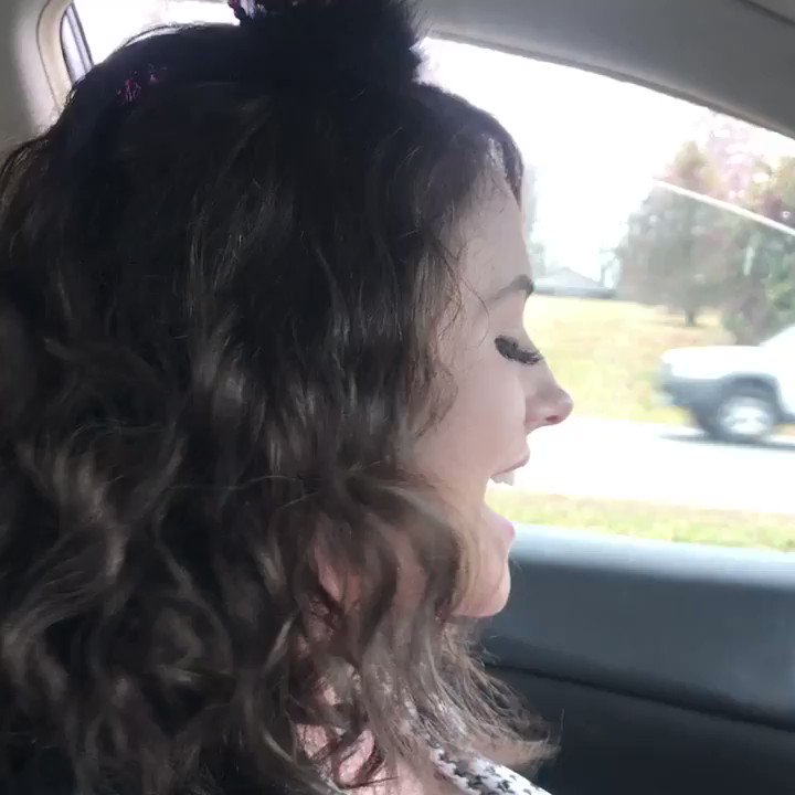 Real queens bump PTV on their birthday (happy birthday to Taylor Gray & Vic Fuentes) 