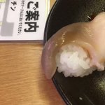 すごく活きが良いホッキ貝。こんなホッキ貝をみたらびっくりしてしまいます。