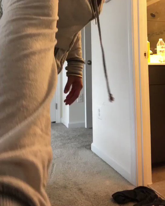 Ignore my HUGE bruise 😩 https://t.co/sw3CIwEYqk