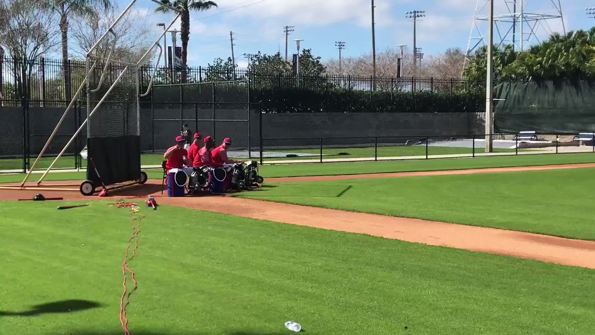 We interrupt your regularly scheduled pitchers and catchers post for some infield drills. #SpringTraining https://t.co/oV0AzAxknL