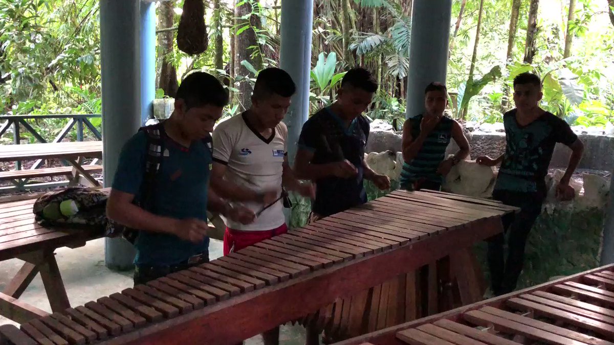 Ak’ Tenamit jam session on the banks of the Rio Dulce. Listen to the marimba, a traditional instrument. @yogicoach #youngpeople
#Guatemala
#IndigenousPeople #MusicaEsTodo #connectwithculture #fun #Selfesteem