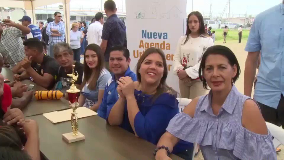 Una anema mañana deportiva, además de un desayuno popular compartieron nuestros compañeros @AdrianSandoyaU ministro de @ViviendaEc y @marialevicuna vicepresidenta de república con los moradores de #SocioVivienda, donde se vivió una jornada de mucha alegría