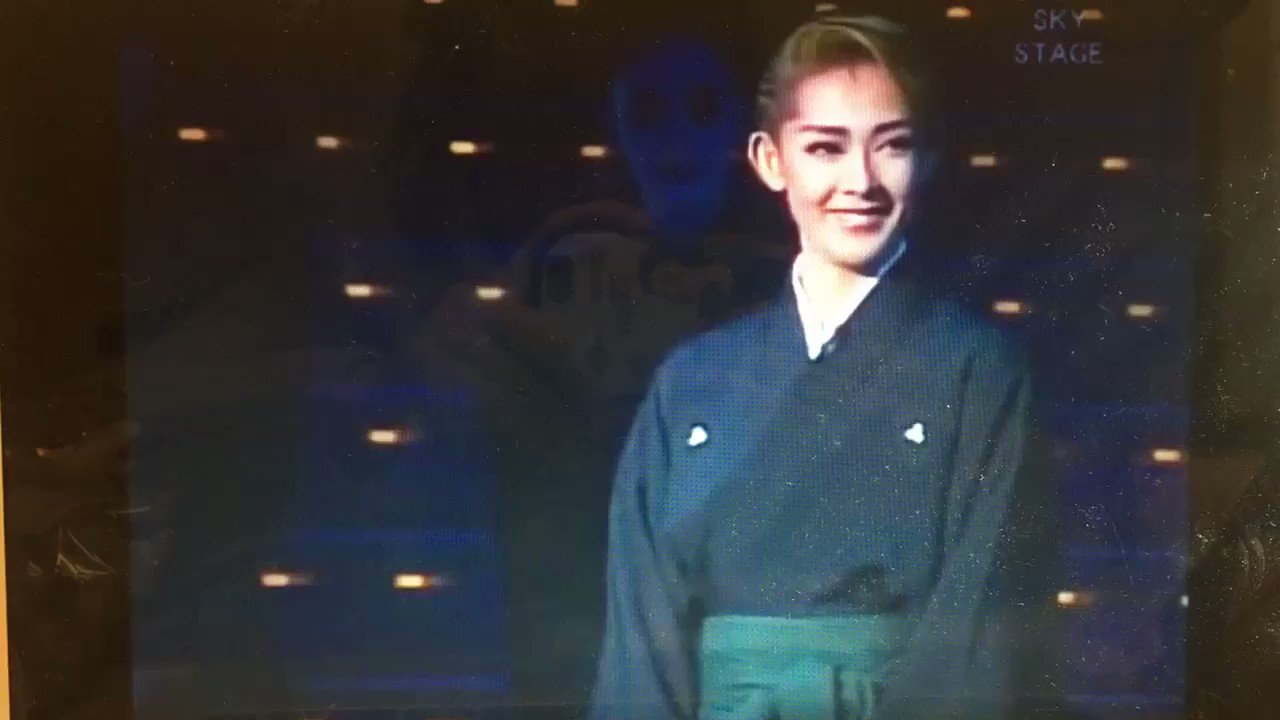 Yuna Pa Twitter 姿月あさとさんが卒業するときに駆けつけた天海さん 宝塚 宝塚歌劇団 姿月あさと 天海祐希 T Co Uacrmlg5 Twitter