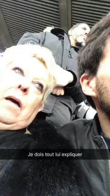 Studio Danielle (@_StudioDanielle) on Twitter photo 2018-03-06 21:32:18 Comment voulez vous que je suive le match? #RMAPSG 😂 Comment voulez vous que je suive le match? #RMAPSG 😂