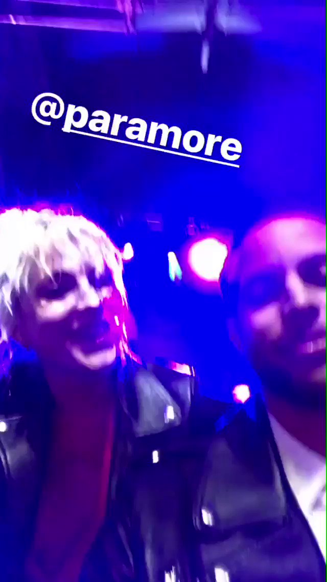 New video of Hayley Williams singing Happy Birthday to Stephen Curry 