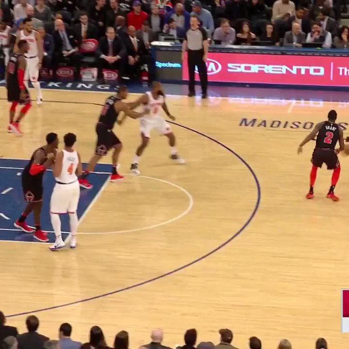 .@Kyle_OQuinn threads the needle to @CourtneyLee5 🕵️ https://t.co/MZbY0elooV