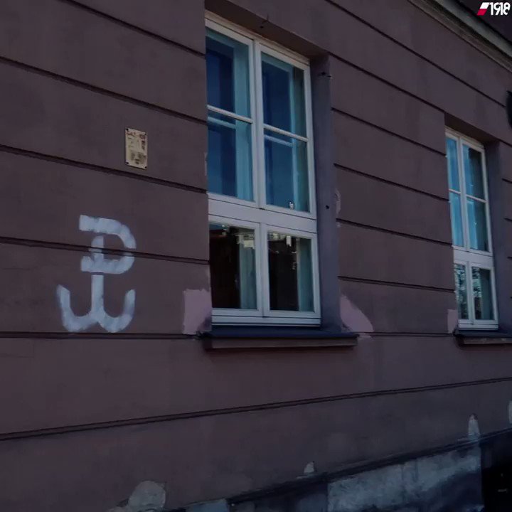Have you ever seen this sign? This is a sign of Poland fighting. It was painted for the first time on the streets of Warsaw which was occupied by the Germans 76 years ago!
Today, it is a symbol of devotion to our homeland, and our fight for it. It is also a symbol of memory!