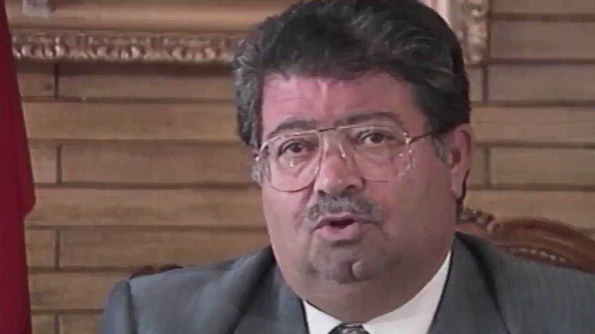 1989'da #TurgutÖzal’dan BBC’ye:
-Batı'ya, "Türkiye’ye gelen Kürt mültecilerin yarısını ben alayım yarısını siz" dedim, cevap vermediler.
-Kürt sorunuyla bu kadar ilgiliyseniz neden tek bir Kürt mülteciyi bile almıyorsunuz?