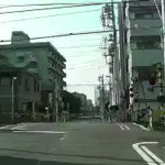 短すぎる電車!乗ってもひとりだな!かわいすぎる