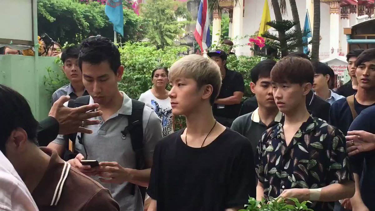 INN NEWS_ENT (@INNNEWS_ENT) on Twitter photo 2018-04-01 03:10:19 “เตนล์ ชิตพล” เดินทางเข้ารายตัวการตรวจเลือกทหารกองเกินเข้ารับราชการทหารกองประจำการประจำปี 2561 เขตป้อมปราบศัตรูพ่าย #เตนล์ #TEN “เตนล์ ชิตพล” เดินทางเข้ารายตัวการตรวจเลือกทหารกองเกินเข้ารับราชการทหารกองประจำการประจำปี 2561 เขตป้อมปราบศัตรูพ่าย #เตนล์ #TEN