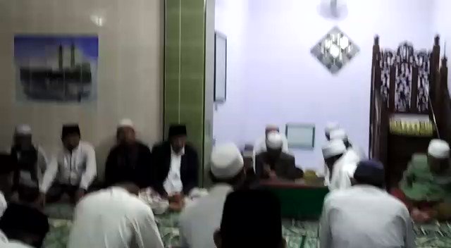 calon bupati pasuruan @IrsyadYusuf1 hadir di acara majlis rutinan waqiah ketua DPC PPP KABUPATEN PASURUAN @MawardiAkhmad dan mendapat doa khusus oleh romo Kh. Nawawi sidogiri untuk memimpin Kabupaten Pasuruan periode 2018-2023. amin
#adjib #irsyadmujib
#psuruanmaslahat #pppadjib