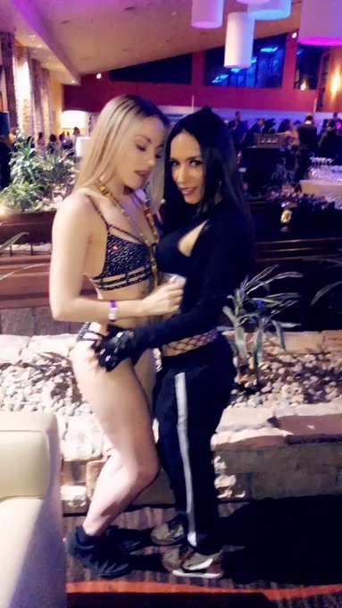 I made a new friend named @annaclairecloud and im in love 😍 https://t.co/5igLfg2Nyc<a class="tags" href="/tag/annaclairecloud">@annaclairecloud</a><a href="/tag/teamcyrusxxx"class="tags"><span>#teamcyrusxxx</span></a>