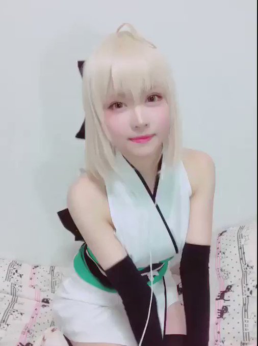コスプレイヤーえい梨のTwitter動画2