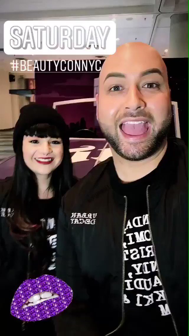 Urban Decay (@UrbanDecay) on Twitter photo 2018-04-21 17:37:06 ππ #BeautyConNYC ππ #BeautyConNYC