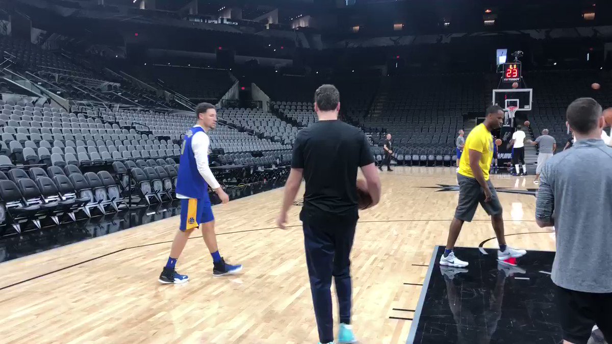 Bleacher Report (@BleacherReport) on Twitter photo 2018-04-21 19:16:59 Warriors at practice in San Antonio listening to the new J. Cole album 🔥 (via @JabariJYoung) Warriors at practice in San Antonio listening to the new J. Cole album 🔥 (via @JabariJYoung)