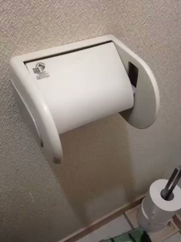 割りとテンション上がるｗｗｗ　かっこいいトイレットペーパーの交換方法がコチラｗｗｗ