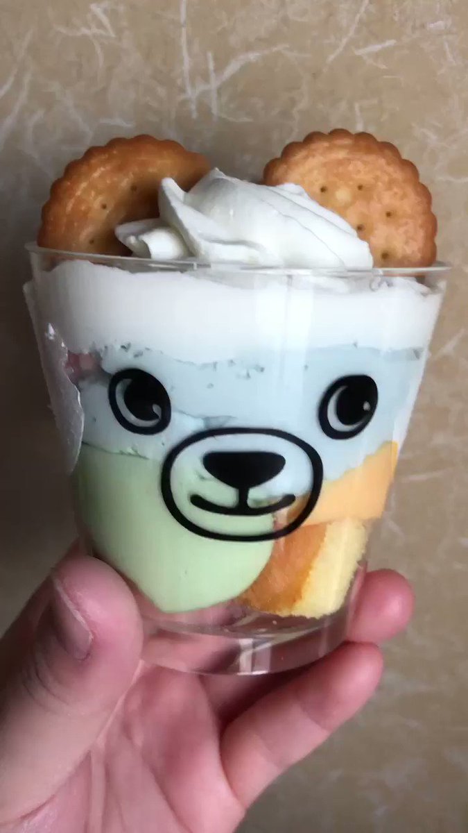 くまのカップケーキ