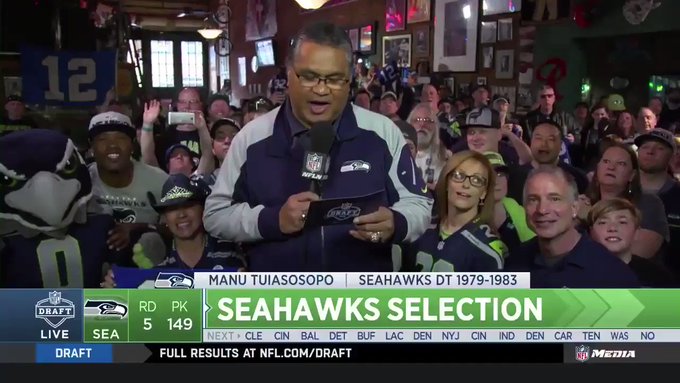 VzLQNU4oeNrYpc_L?format=jpg&name=small