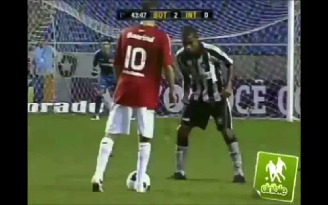 Medindo o tamanho da buceta Xoxota gozando na siririca