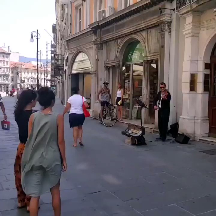 A ballerina from Palestine was visiting Italy and fell in love with the melody of the street music.
Her father encouraged her to dance saying "Come on Reema, dance for your father, do it for me.." 😊❤️❤️