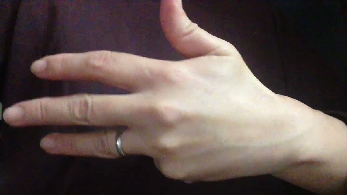 Kazue Kawabuchi 反響のありました 手話数字 8 について補足します 8 の手型は手話単語を構成する大事な要素になりますので 曲げる指を勝手に変える 本来の曲げるべき 小指 を 人差し指 などに変える ことはできません 小指の曲げる角度よりも
