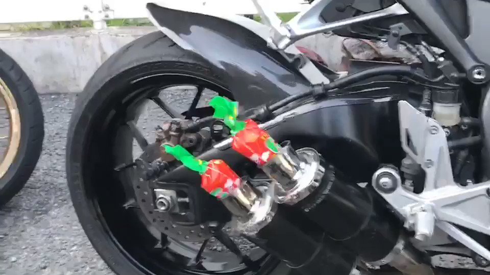 これがホントのニンジンロケット？！バイクの排気口から出るポン菓子のニンジンｗ