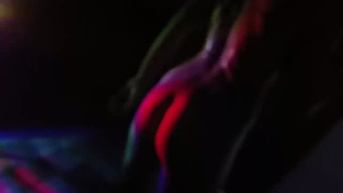 veCH0c0SyW9zWHdG.jpg